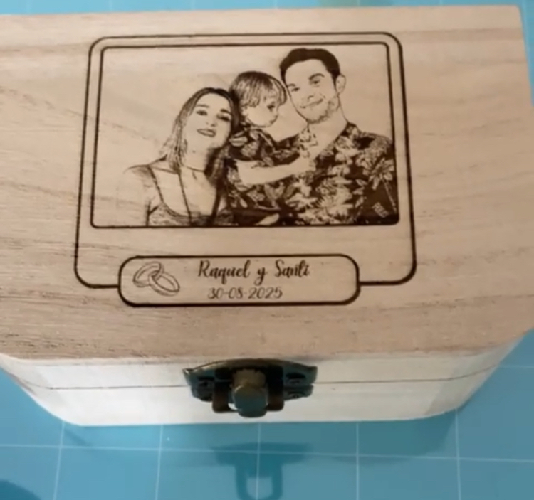 Regalos de boda personalizados en madera